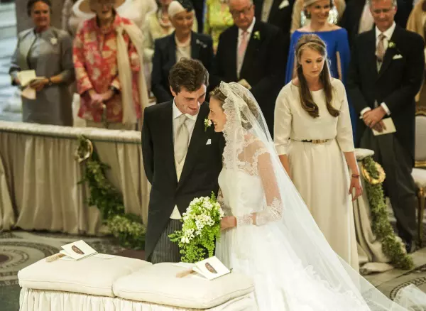 Prințul Amedeo și Elisabetta Rosboch von Wolkenstein în biserică