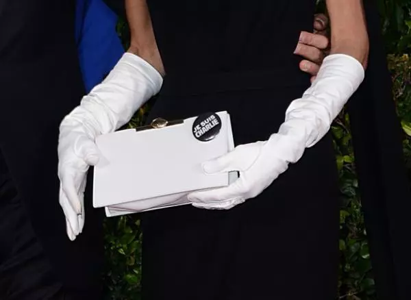 Insigna de pe clutch-ul lui Amal