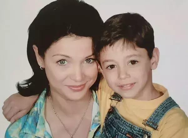 eugenia-serban-si-fiul-ei-in-copilarie