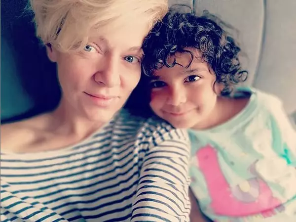 Așa arată acum Roxana, fetița înfiată de Dana Nălbaru și Dragoș Bucur