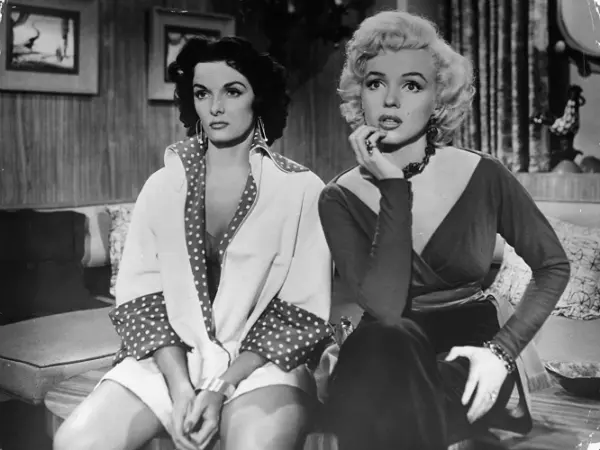 Marilyn Monroe și Jane Russell în „Gentlemen Prefer Blondes” (1953)