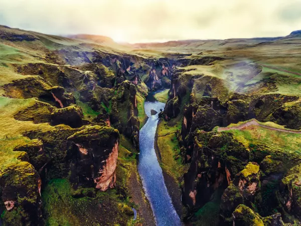 Canionul Fjaðrárgljúfur a fost închis după ce o mulțime de turiști au văzut destinația în Game of Thrones