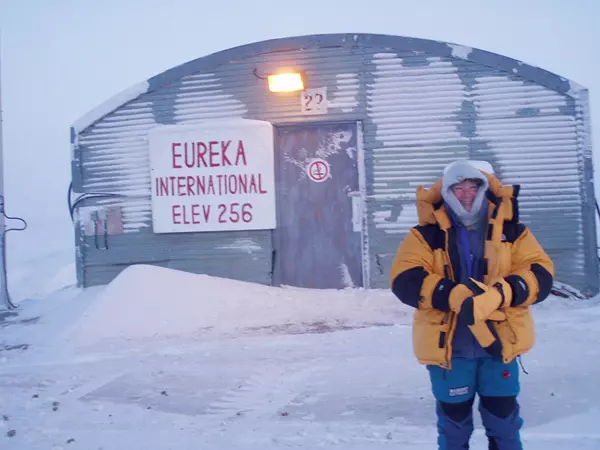 Polul Nord Magnetic - tabara de baza si aprovizionare