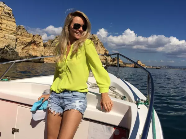 Laura Cosoi in Portugalia