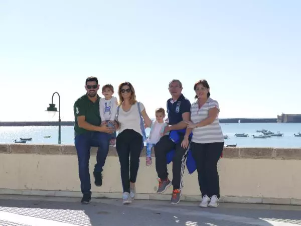 ellie-white-vacanta-cadiz-2