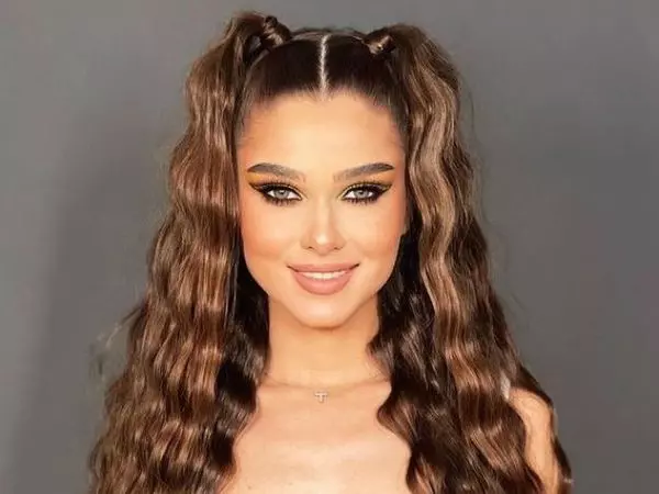 theo-rose-anunt-crop-1645007946