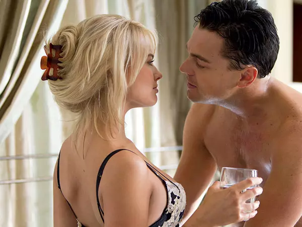 Alaturi de Leonardo DiCaprio in "Lupul de pe Wall Street"