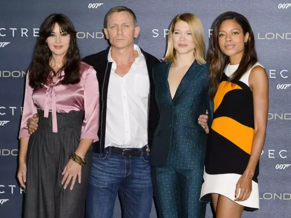 Monica Bellucci, Daniel Craig, Lea Seydoux si Naomie Harris