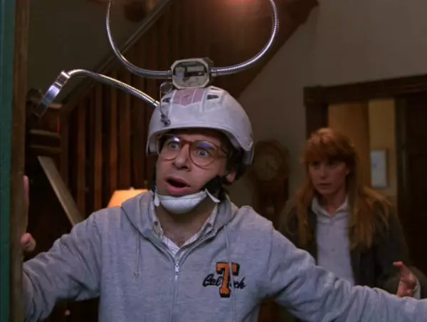 Rick Moranis și Marcia Strassman în „Honey I Shrunk the Kids” (1989)