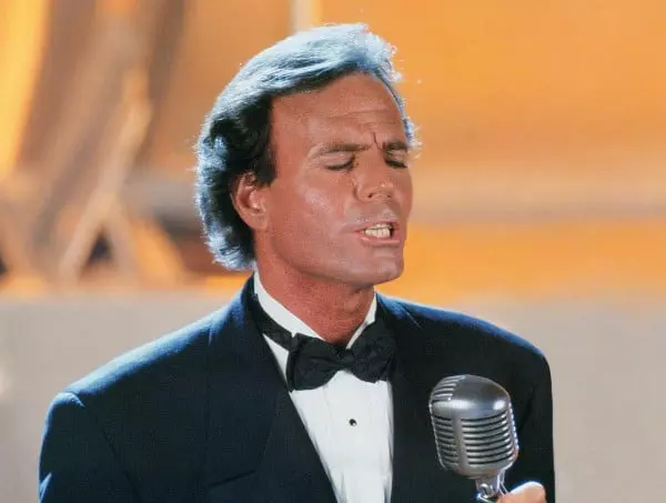 Julio Iglesias 