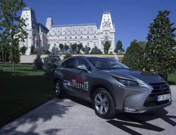 Lexus, alaturi de #excELLEntLifestyle