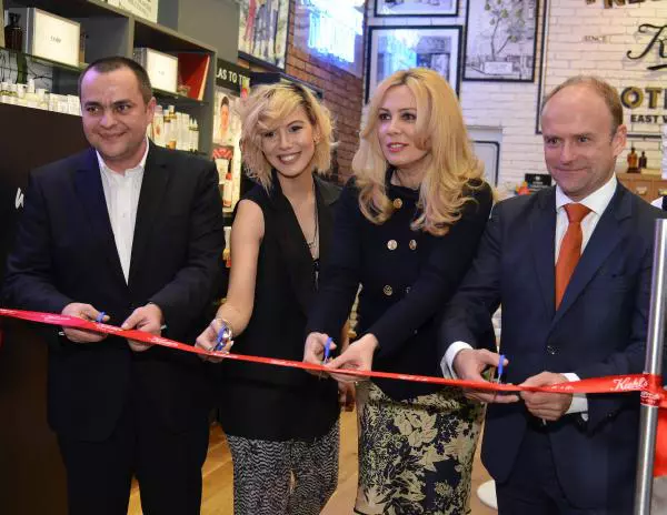 Cosmin Ban (General manager L’Oreal Luxe), Sore Mihalache, Dana Savuica si Gilles Antoine (General Manager L’Oreal Romania)