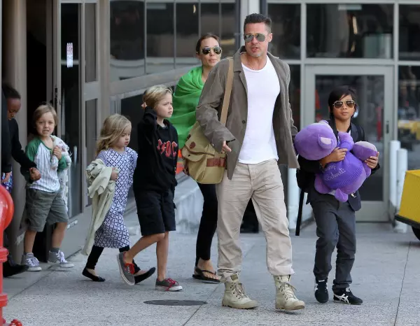 Brad Pitt si Angelina Jolie