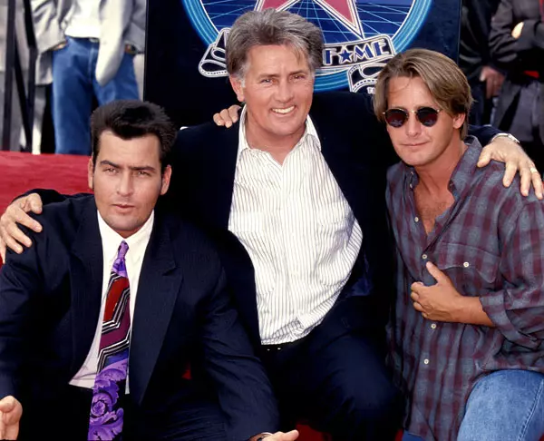 Charlie Sheen si Emilio Estevez sunt fii lui Martin Sheen
