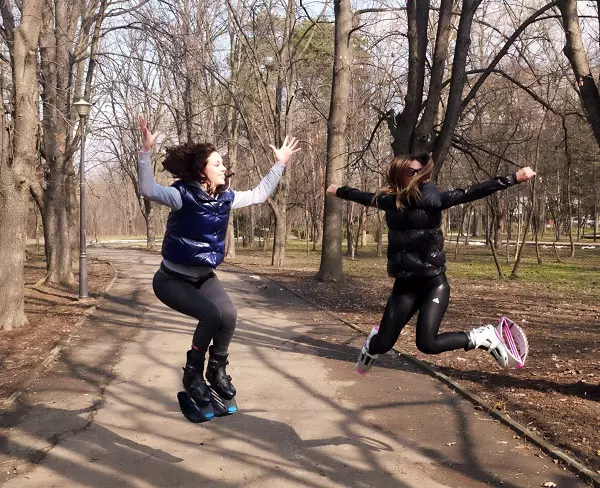 Adela Popescu si Diana Ştirbu