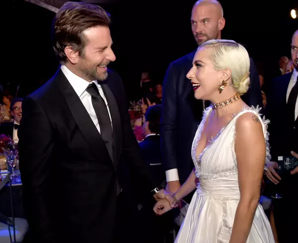 Lady Gaga și Bradley Cooper
