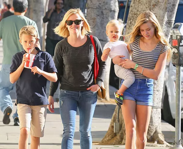 Reese Witherspoon si copiii ei