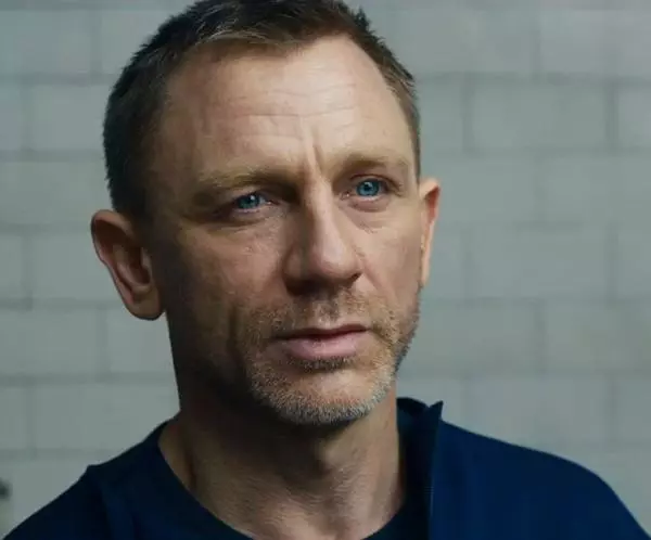 Daniel Craig