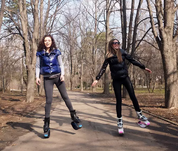 Adela Popescu si Diana Ştirbu