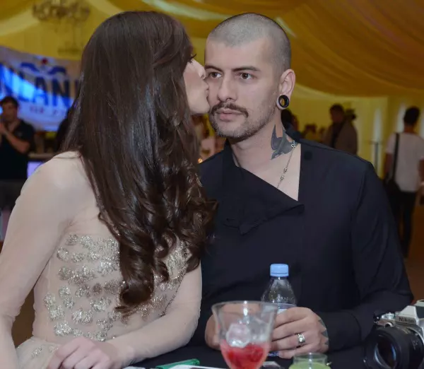 Vali Barbulescu si iubita lui, Delia