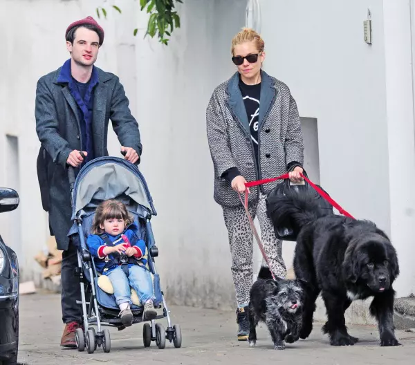 Sienna Miller si familia