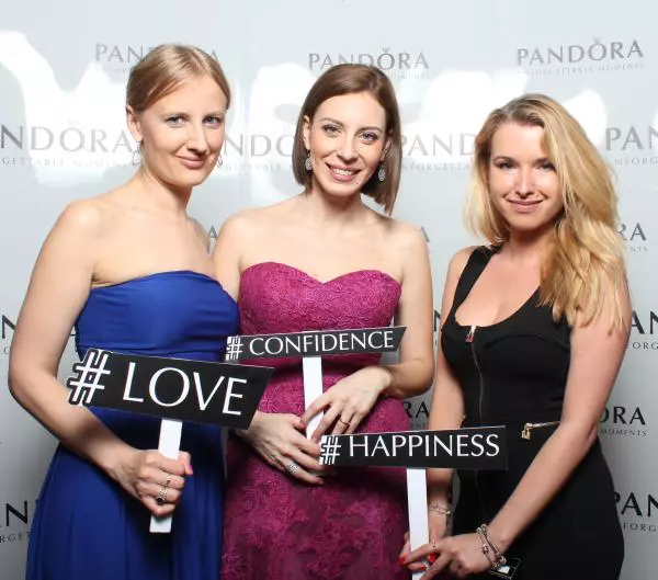 Oliwia Trykowska si Joanna Cywinska (PANDORA), Eli Roman