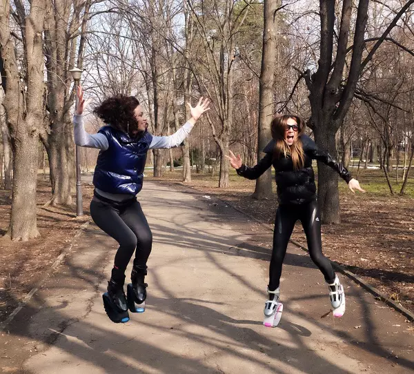 Adela Popescu si Diana Ştirbu