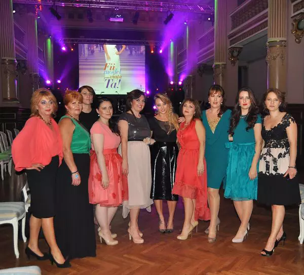 Delia si o parte dintre pacientele modele la evenimentul Fii Model pentru viata Ta!