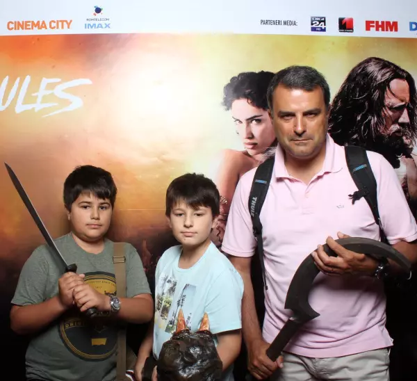 Lucian Mindruta, impreuna cu Matei si Mihai 