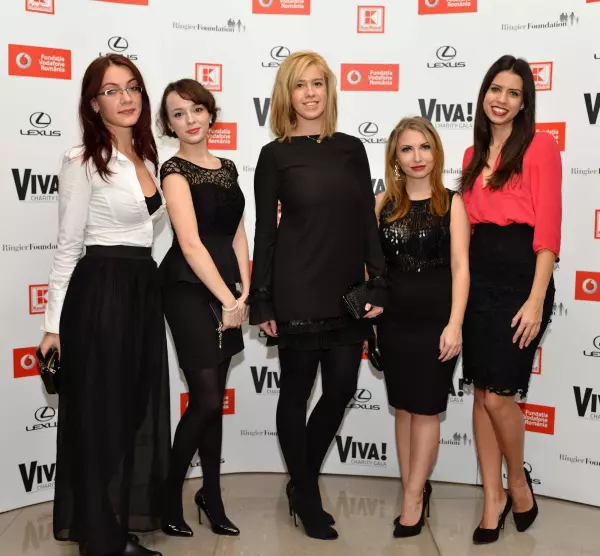 Raluca Stana, Irina Bucur, Luminita Necula, Dana Nastase, Inez Dragos (ARTMARK)