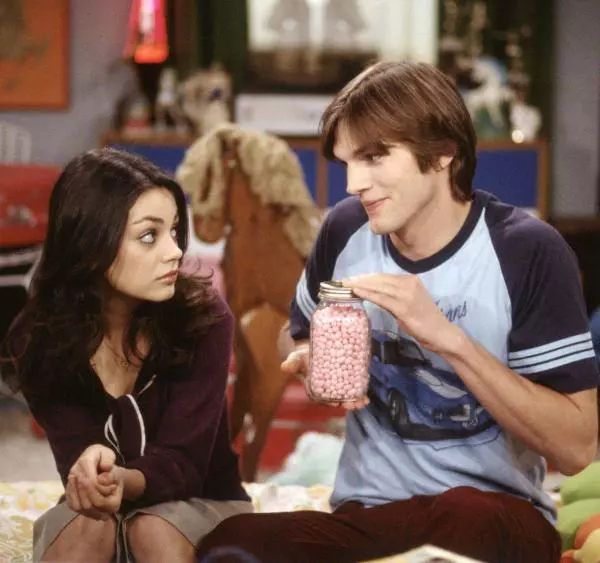Mila Kunis si Ashton Kutcher in "70's Show"
