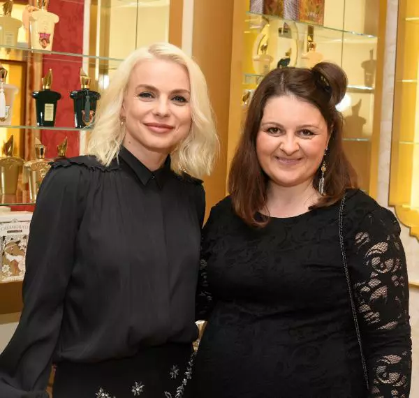 Catalina Grama si Luana Danet (VIVA!)