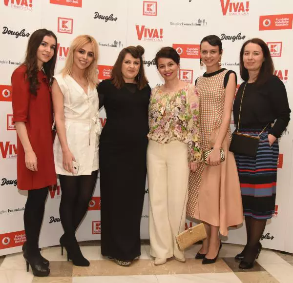 Echipa Viva! (Adina Vilcea, Oana Popoiag, Luana Danet, Claudia Cojocea, Silvia Cristescu, Florentina Liutic)