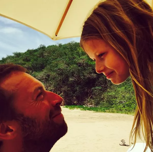 Chris Martin si Apple