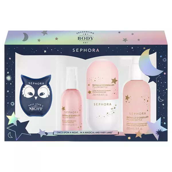 Set baie și corp Once Upon A Night Enchanting Body Set, Sephora, 123 lei (conține gel de duș, lapte de corp, spray parfumat pentru corp și păr și set reutilizabil pentru încălzirea mâinilor)