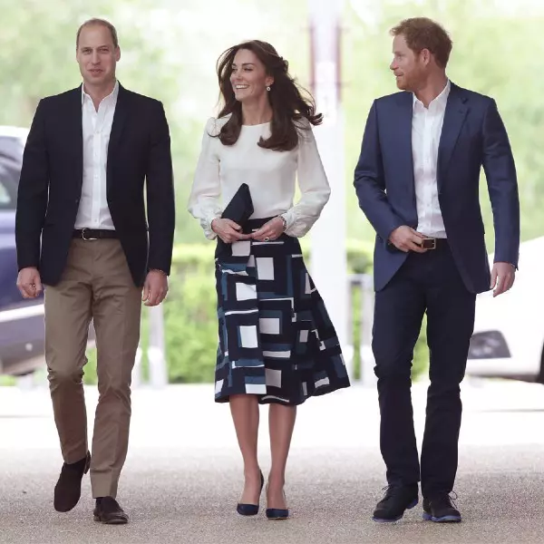 Împreună cu Prințul Harry, lucrând pentru campania Heads Together