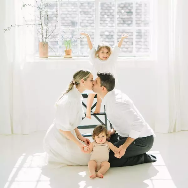 Laura Cosoi și Cosmin Curticăpean au aniversat 9 ani de căsnicie