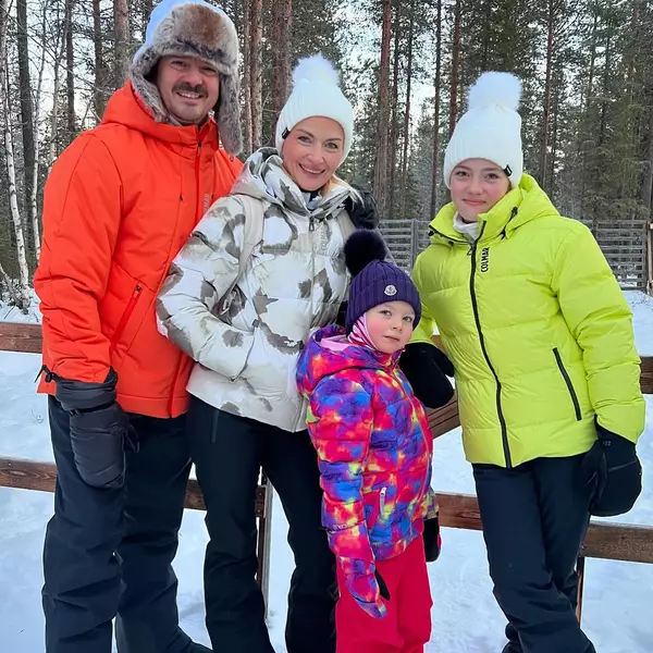 Mihai și Elwira Petre cu familia în Laponia (4)