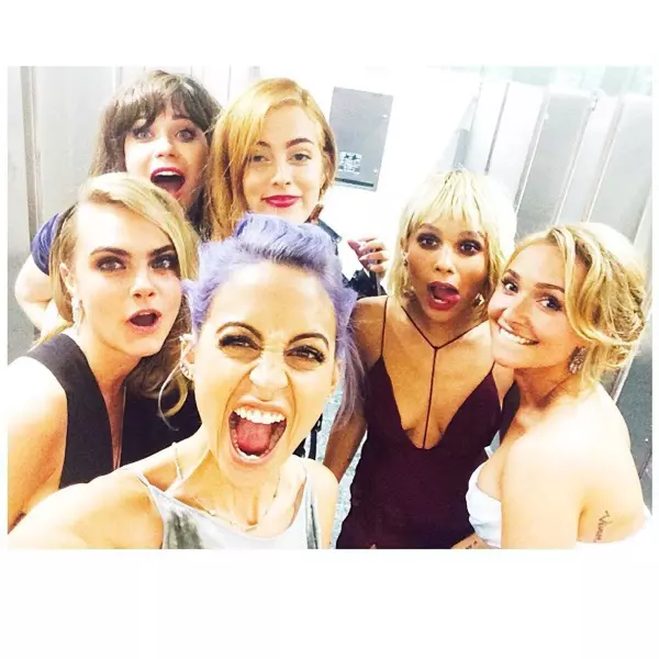 Nicole Richie, Cara Delevingne, Zooey Deschanel, Riley Keough, Zoe Kravitz si Hayden Panettiere