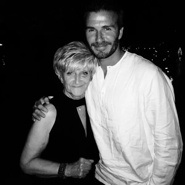 David Beckham si mama lui