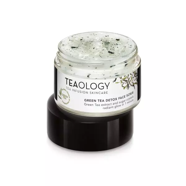 Exfoliant pentru ten, Teaology, Green Tea Detox Face Scrub, 139 lei, disponibil Douglas