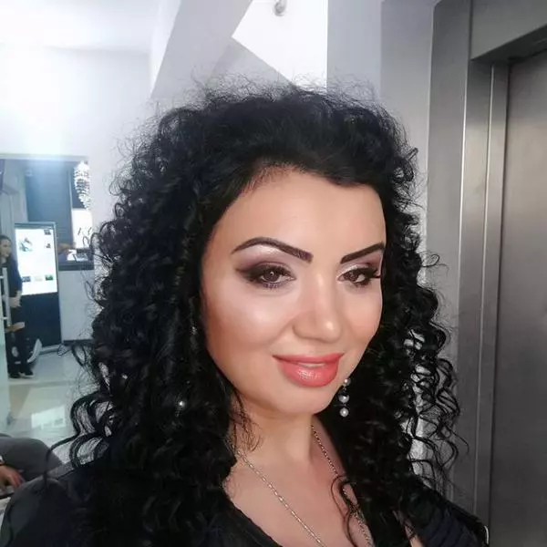 Adriana-Bahmuteanu-1