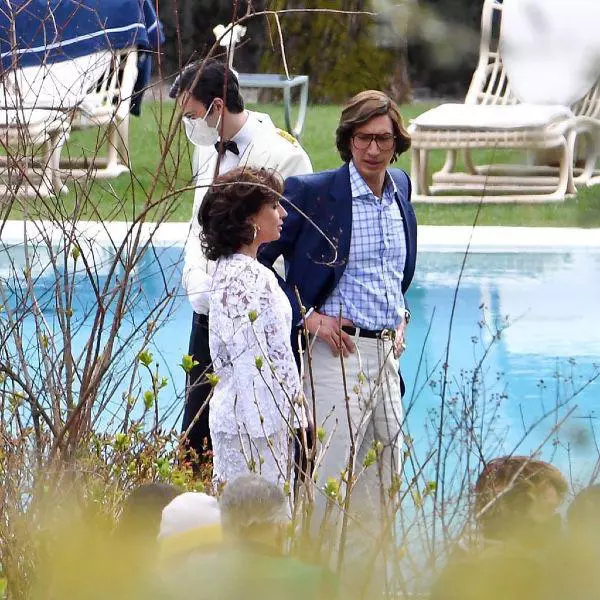 Lady-Gaga-_i-Adam-Driver-filmând-House-of-Gucci
