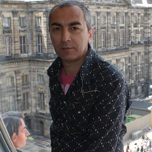 61581056