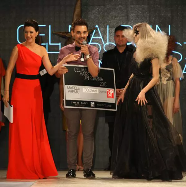 Iuliana Tudor si castigatorul premiului Hair stylistul anului