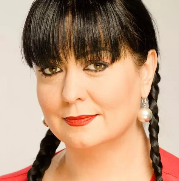 monica-anghel-480309l-600x0-w-525fcf2b