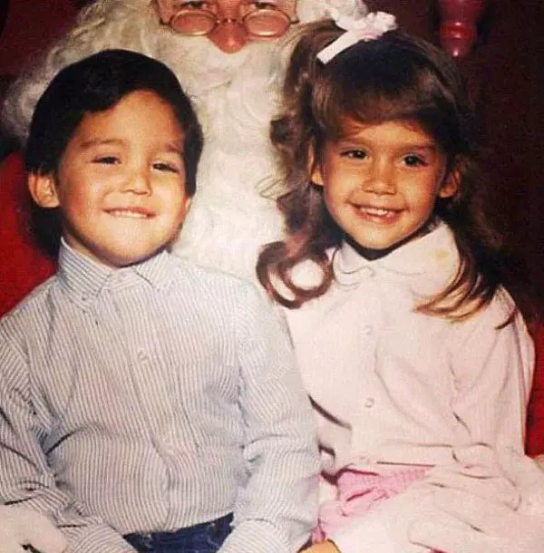 Jessica Alba si fratele ei