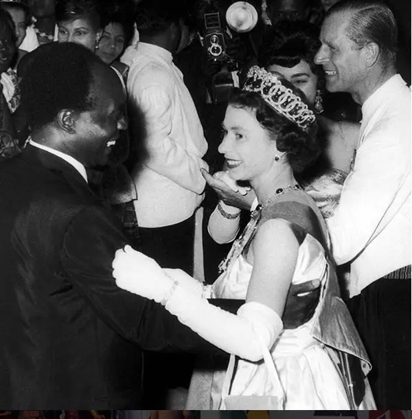 Regina Angliei și Prințul consort, în vizită de stat în Ghana.