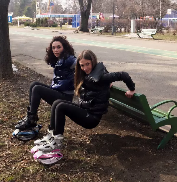 Adela Popescu si Diana Ştirbu