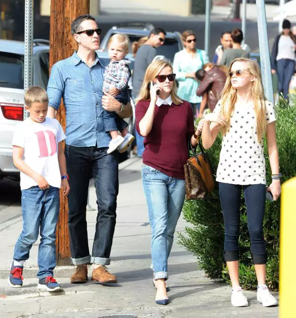 Impreuna cu toata familia